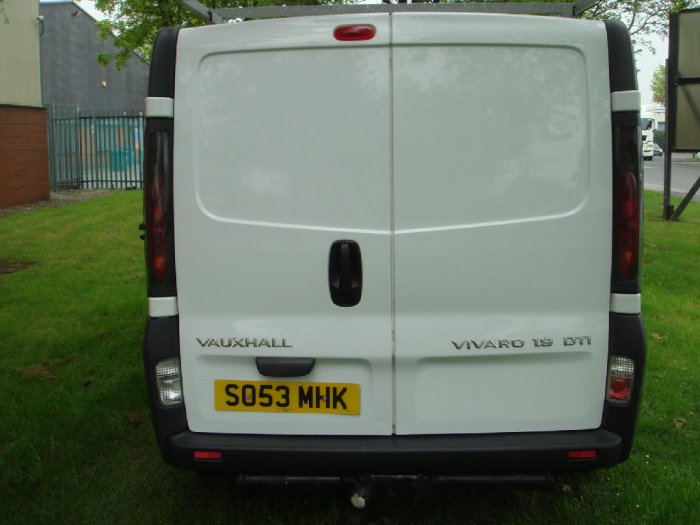 Vauxhall Vivaro 1.9DTi Van 2.7t Panel Van Diesel WHITE