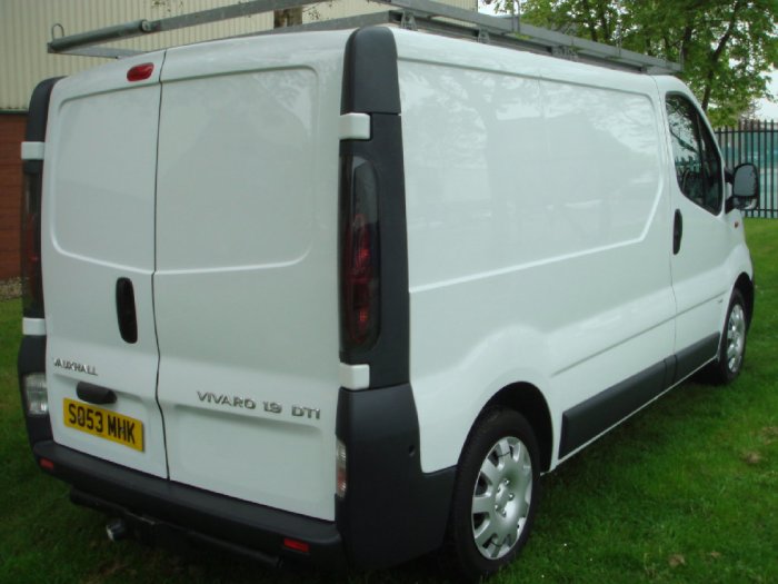 Vauxhall Vivaro 1.9DTi Van 2.7t Panel Van Diesel WHITE