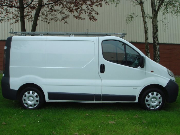 Vauxhall Vivaro 1.9DTi Van 2.7t Panel Van Diesel WHITE
