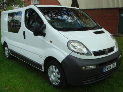 Vauxhall Vivaro 1.9DTi Van 2.7t Crew Van 5 Seats Commercial Diesel WhiteVauxhall Vivaro 1.9DTi Van 2.7t Crew Van 5 Seats Commercial Diesel White at Chequered Flag GB LTD Leeds