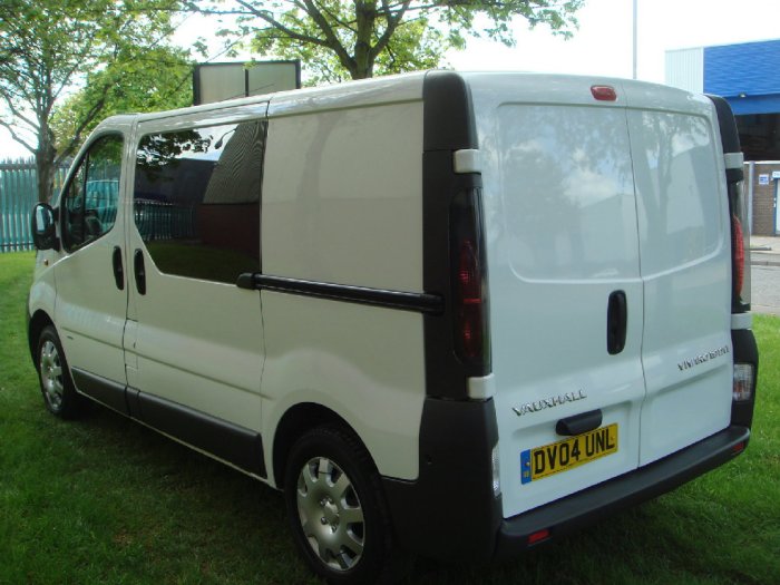 Vauxhall Vivaro 1.9DTi Van 2.7t Crew Van 5 Seats Commercial Diesel White