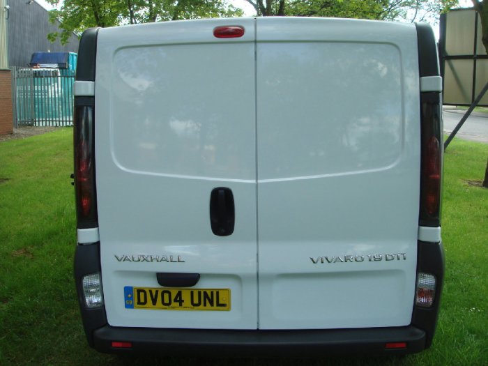 Vauxhall Vivaro 1.9DTi Van 2.7t Crew Van 5 Seats Commercial Diesel White