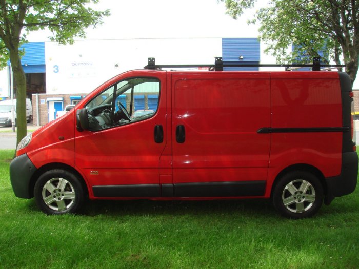 Vauxhall Vivaro Sportive 2.5CDTI 16v 2.7t Commercial Diesel Red