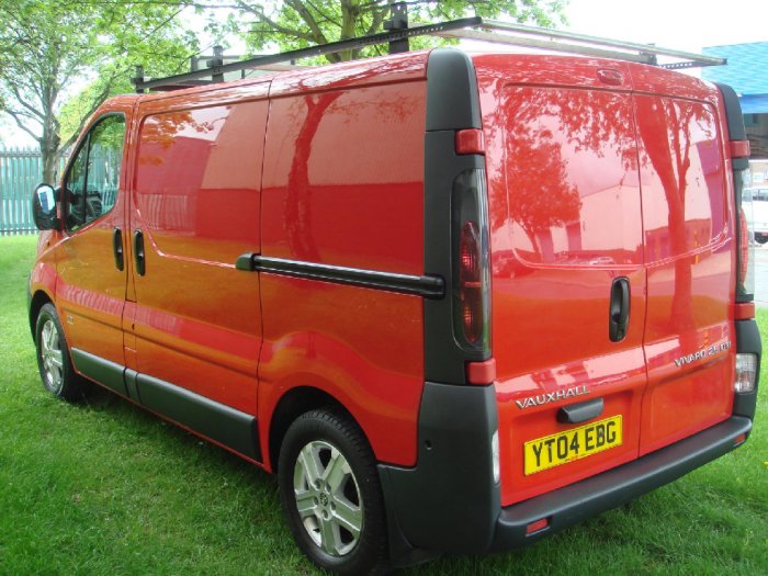 Vauxhall Vivaro Sportive 2.5CDTI 16v 2.7t Commercial Diesel Red