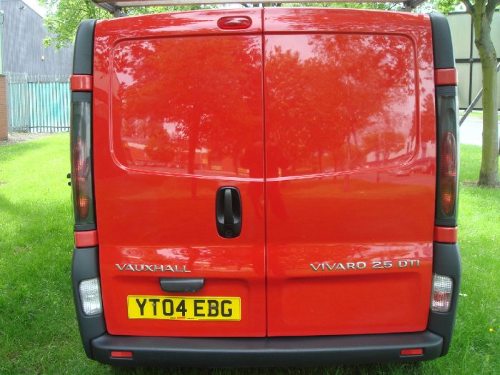 Vauxhall Vivaro Sportive 2.5CDTI 16v 2.7t Commercial Diesel Red