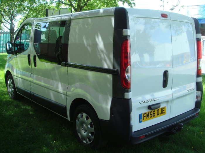 Vauxhall Vivaro 2.0CDTI [115PS] Doublecab 2.9t Commercial Diesel White