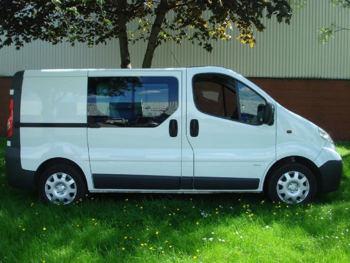 Vauxhall Vivaro 2.0CDTI [115PS] Doublecab 2.9t Commercial Diesel White