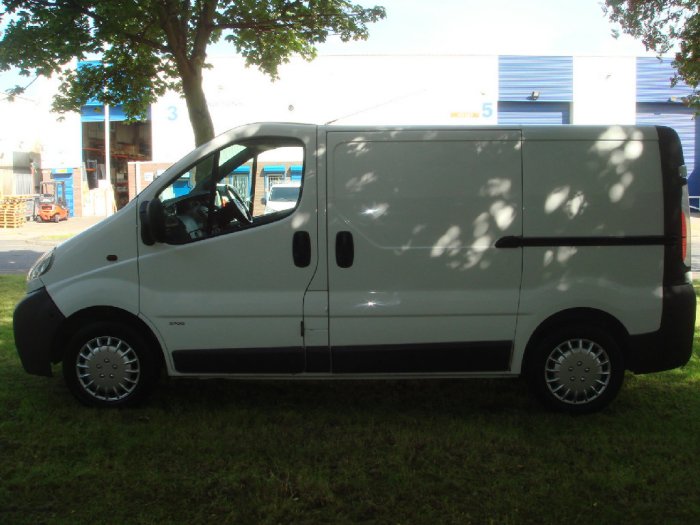 Vauxhall Vivaro 1.9Di Van 2.7t Panel Van Diesel WHITE