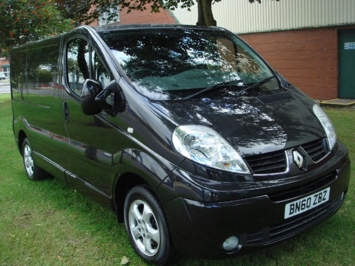 Renault Trafic 2.0 SL27dCi 115 Sport Van Panel Van Diesel BLACK