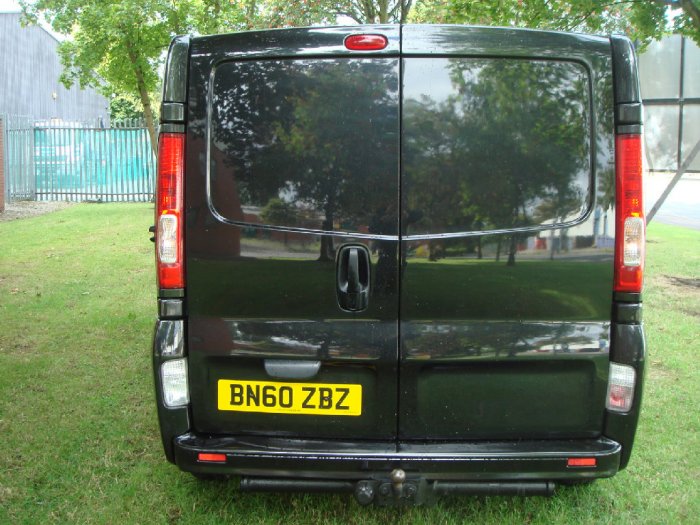 Renault Trafic 2.0 SL27dCi 115 Sport Van Panel Van Diesel BLACK