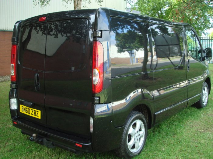 Renault Trafic 2.0 SL27dCi 115 Sport Van Panel Van Diesel BLACK