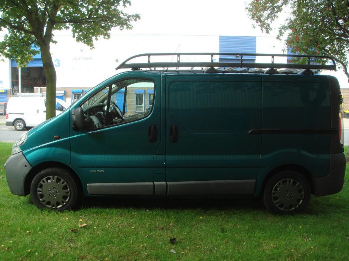 Renault Trafic 1.9 SWB Diesel SL27dCi 100 Van Panel Van Diesel GREEN