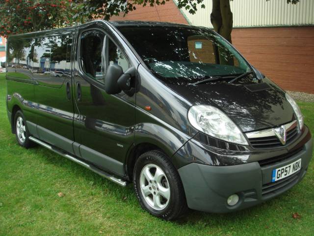 Vauxhall Vivaro 2.0 CDTi 16v 2900 LWB Combi 5dr (9 Seats) MPV Diesel Black