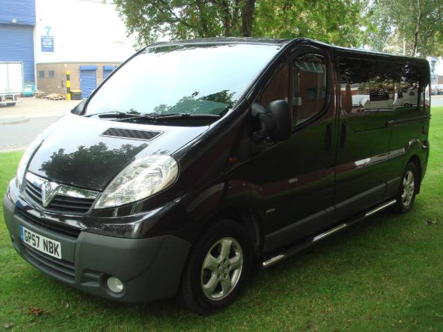 Vauxhall Vivaro 2.0 CDTi 16v 2900 LWB Combi 5dr (9 Seats) MPV Diesel Black