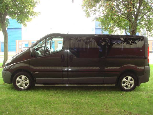 2007 Vauxhall Vivaro 2.0 CDTi 16v 2900 LWB Combi 5dr (9 Seats)