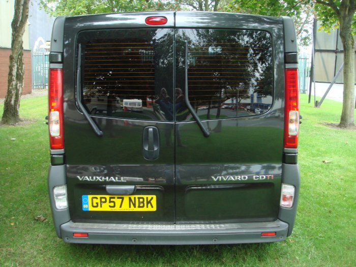 Vauxhall Vivaro 2.0 CDTi 16v 2900 LWB Combi 5dr (9 Seats) MPV Diesel Black