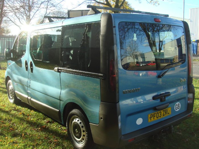 Renault Trafic 1.9TD SL29dCi 100 Minibus Minibus Diesel BLUE