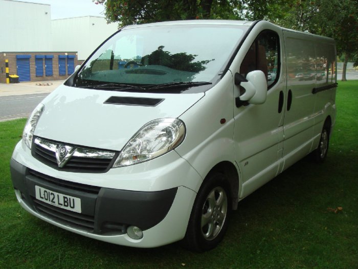 Vauxhall Vivaro 2.0CDTi Sportive 2900 LWB Panel Van Panel Van Diesel White