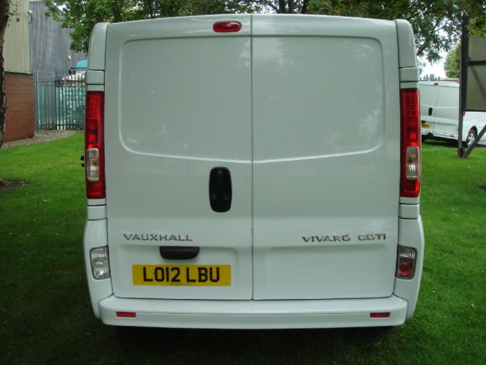 Vauxhall Vivaro 2.0CDTi Sportive 2900 LWB Panel Van Panel Van Diesel White