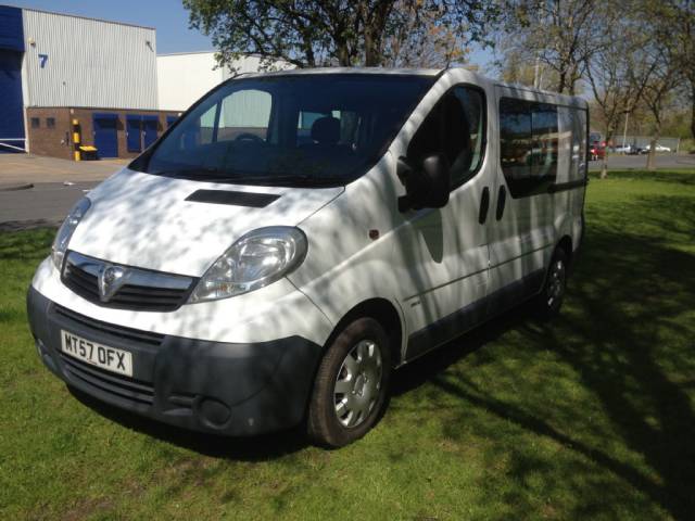 Vauxhall Vivaro 2.0 Unclassified Combi Van Diesel White