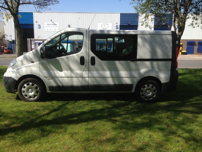 Vauxhall Vivaro 2.0 Unclassified Combi Van Diesel White