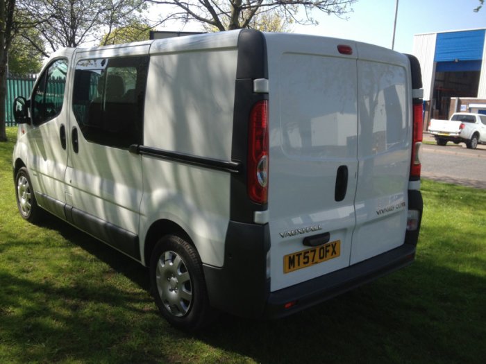 Vauxhall Vivaro 2.0 Unclassified Combi Van Diesel White