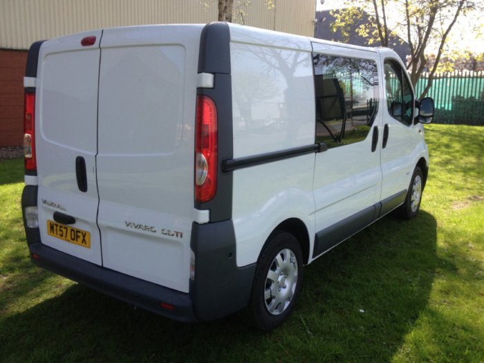 Vauxhall Vivaro 2.0 Unclassified Combi Van Diesel White