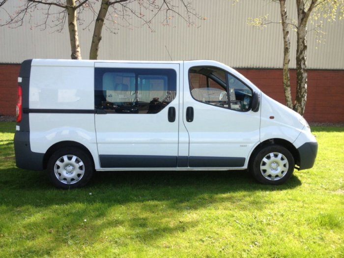 Vauxhall Vivaro 2.0 Unclassified Combi Van Diesel White