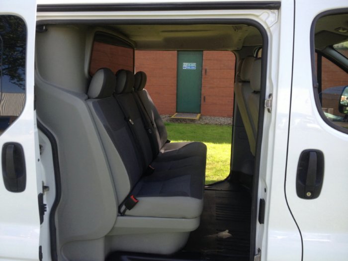 Vauxhall Vivaro 2.0 Unclassified Combi Van Diesel White
