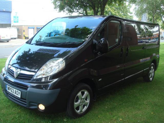 Vauxhall Vivaro 2.0 CDTi Sportive 2900 Panel Van 4dr (LWB, EU5) Panel Van Diesel Black