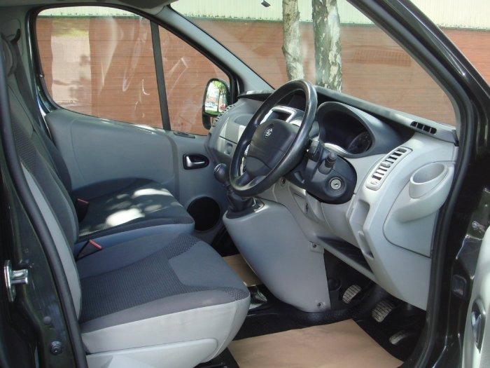 Vauxhall Vivaro 2.0 CDTi Sportive 2900 Panel Van 4dr (LWB, EU5) Panel Van Diesel Black
