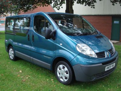 Renault Trafic 2.0 TD dCi SL27 Mini Bus 4dr (9 Seats) Minibus Diesel BlueRenault Trafic 2.0 TD dCi SL27 Mini Bus 4dr (9 Seats) Minibus Diesel Blue at Chequered Flag GB LTD Leeds