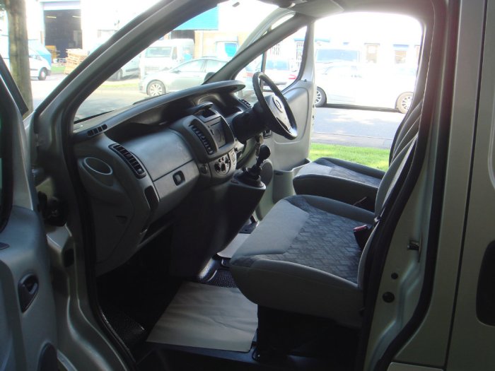 Vauxhall Vivaro 1.9 DTi Sportive 2700 Panel Van 4dr Panel Van Diesel Silver