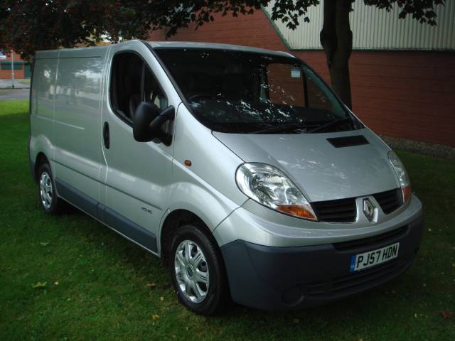 Renault Trafic 2.0 TD dCi SL27 Panel Van 4dr Panel Van Diesel Silver