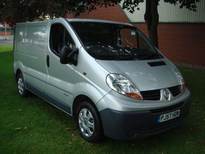 Renault Trafic 2.0 TD dCi SL27 Panel Van 4dr Panel Van Diesel Silver