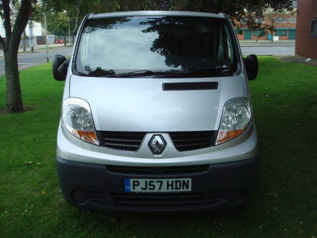 Renault Trafic 2.0 TD dCi SL27 Panel Van 4dr Panel Van Diesel Silver