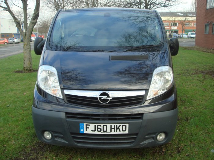 Vauxhall Vivaro 2.0CDTi 2900 LWB Combi Van Combi Van Diesel Black