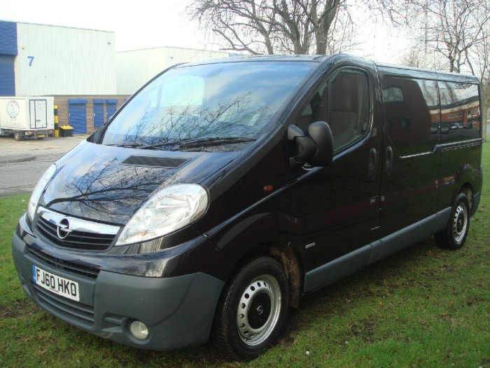 Vauxhall Vivaro 2.0CDTi 2900 LWB Combi Van Combi Van Diesel Black