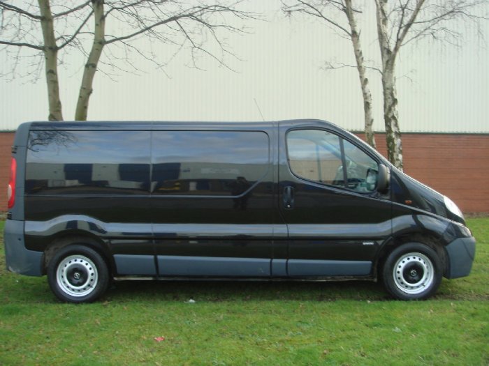 Vauxhall Vivaro 2.0CDTi 2900 LWB Combi Van Combi Van Diesel Black