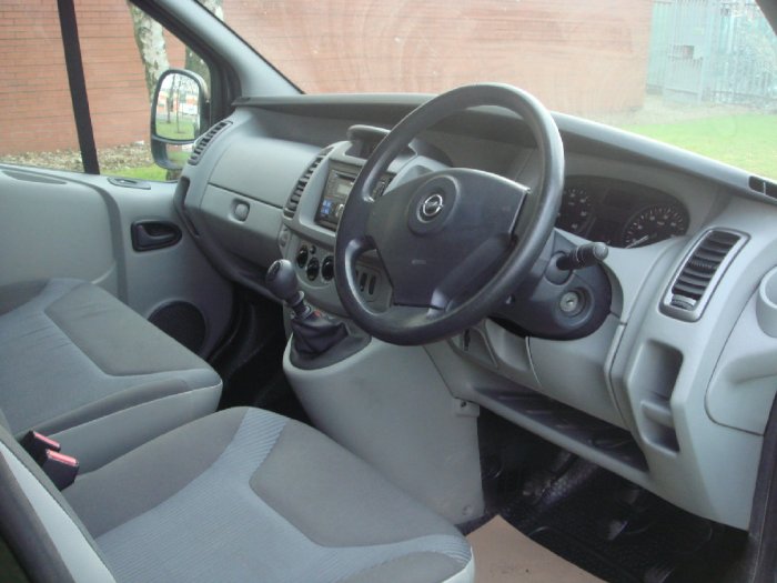 Vauxhall Vivaro 2.0CDTi 2900 LWB Combi Van Combi Van Diesel Black