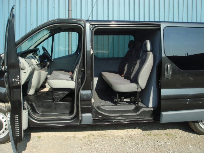 Vauxhall Vivaro 2.0CDTi 2900 LWB Combi Van Combi Van Diesel Black