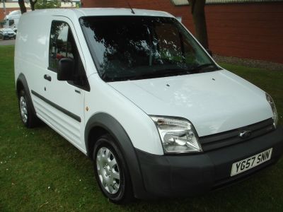 Ford Transit Connect 1.8 TDCi T200 SWB Lead-In Panel Van 4dr Panel Van Diesel WhiteFord Transit Connect 1.8 TDCi T200 SWB Lead-In Panel Van 4dr Panel Van Diesel White at Chequered Flag GB LTD Leeds