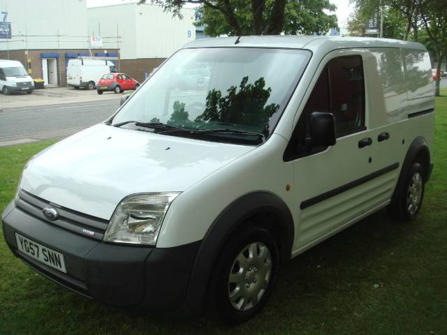 Ford Transit Connect 1.8 TDCi T200 SWB Lead-In Panel Van 4dr Panel Van Diesel White