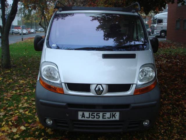 Renault Trafic 2.5TD SL29 dCi 140 Panel Van Panel Van Diesel Silver