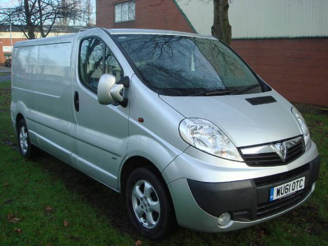 Vauxhall Vivaro 2.0CDTi Sportive 2900 LWB Panel Van Panel Van Diesel Silver