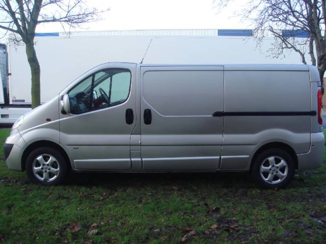 2011 Vauxhall Vivaro 2.0CDTi Sportive 2900 LWB Panel Van