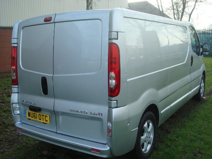 Vauxhall Vivaro 2.0CDTi Sportive 2900 LWB Panel Van Panel Van Diesel Silver