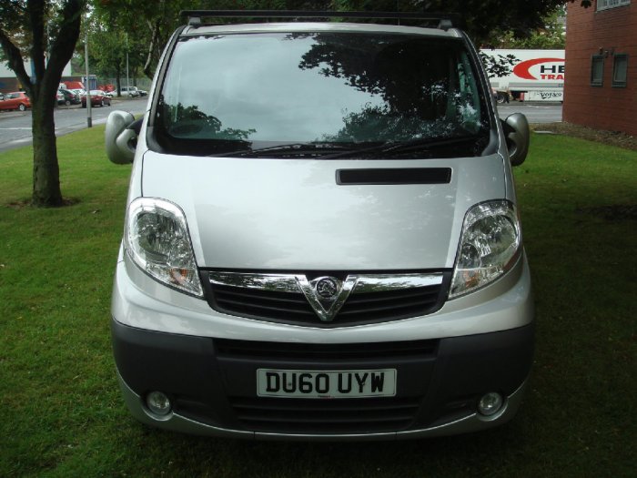 Vauxhall Vivaro 2.0CDTi Sportive 2900 LWB Panel Van Panel Van Diesel Silver