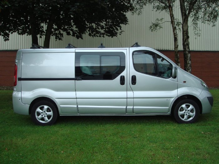 Vauxhall Vivaro 2.0CDTi Sportive 2900 LWB Panel Van Panel Van Diesel Silver