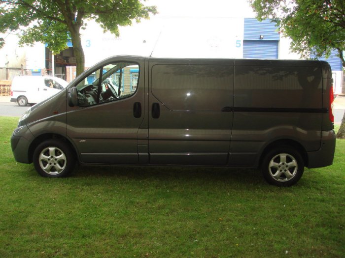 Vauxhall Vivaro 2.0CDTi Sportive 2900 LWB Panel Van Panel Van Diesel Grey